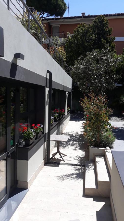 Hotel Villa Miki Bordighera Exterior photo