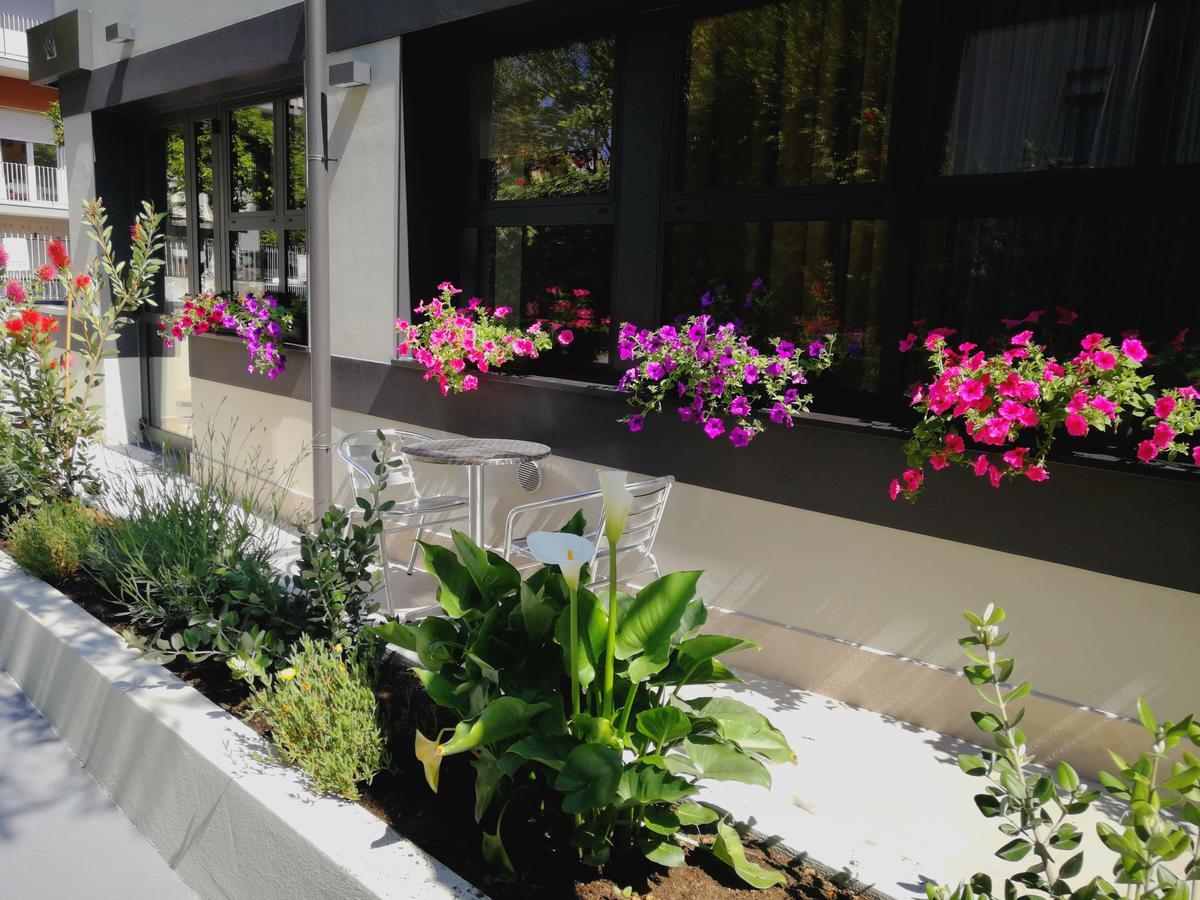 Hotel Villa Miki Bordighera Exterior photo