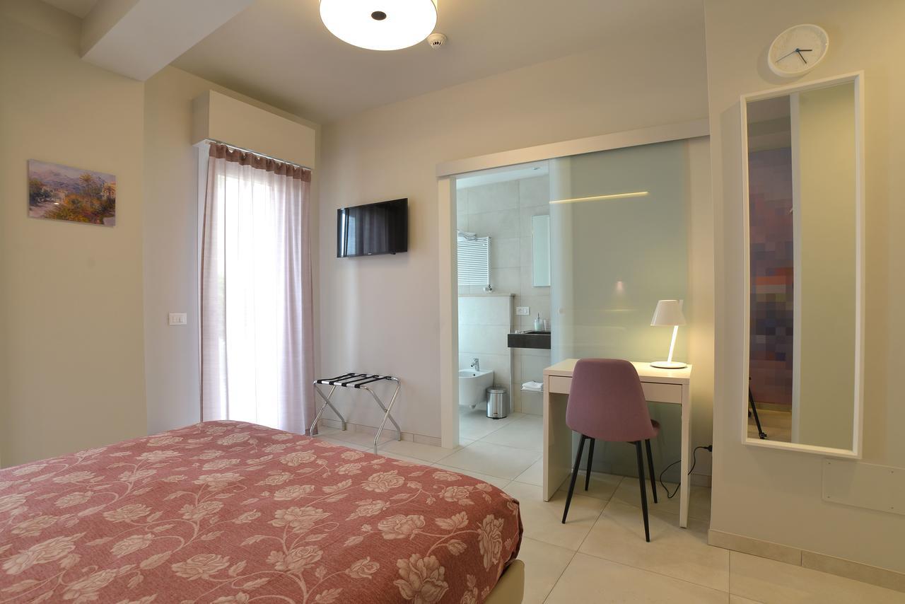 Hotel Villa Miki Bordighera Exterior photo